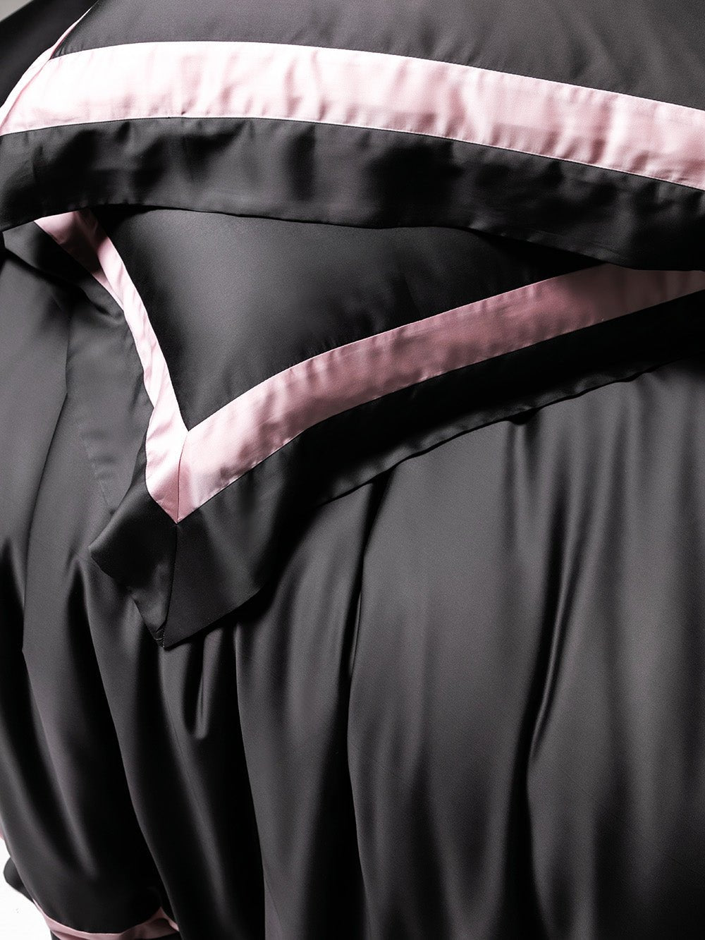 Natural Black Bedding Set