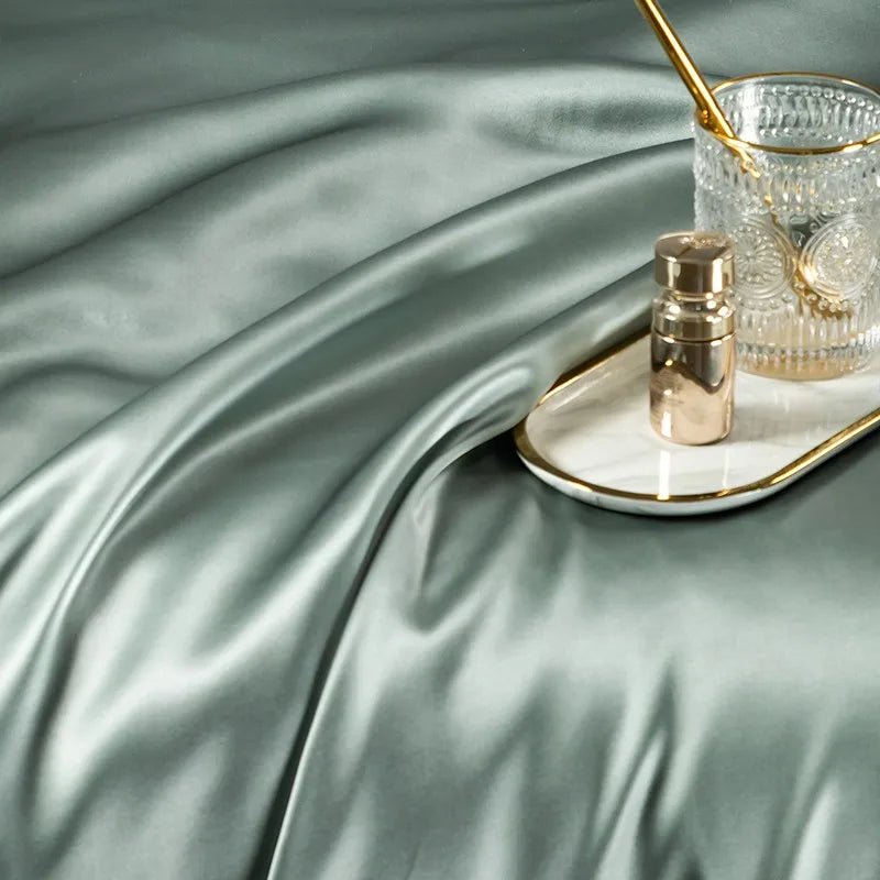 Green Top Grade Silk Bedding Set