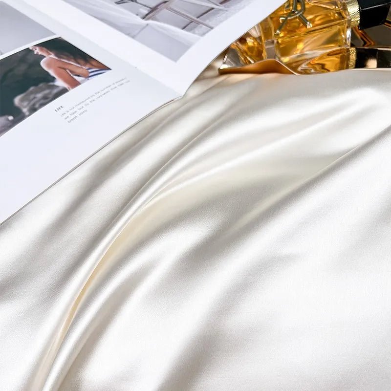 White Vine Bedding Set