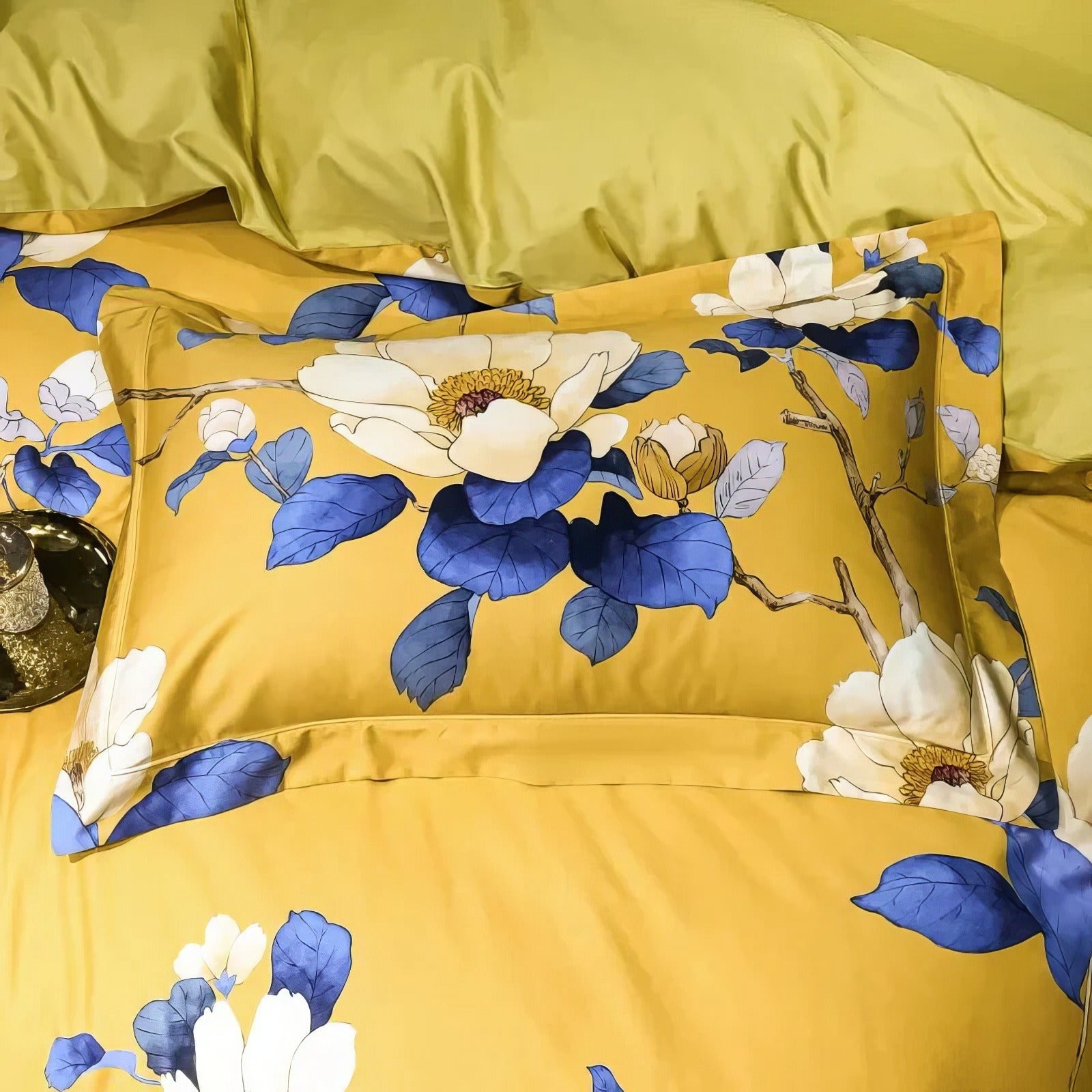 Golden Magnolia Bedding Set