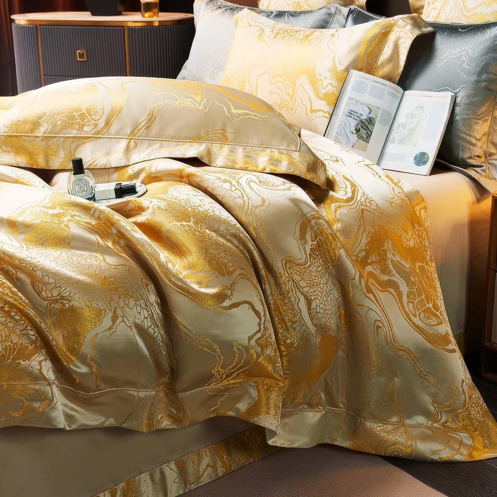 Shiny Gold Bedding Set